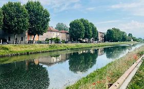 Green House In Pavia Center